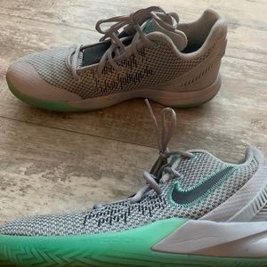 Kyrie Flytrap 2 'Green Glow' Sneakers